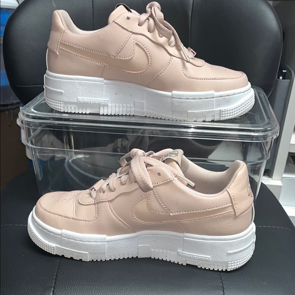 Nike Air Force 1 Low Pixel